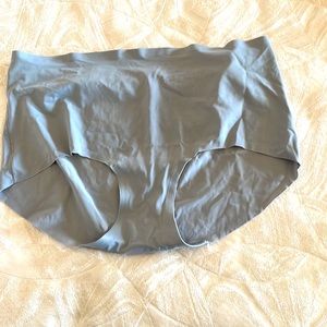 Lululemon boy shorts